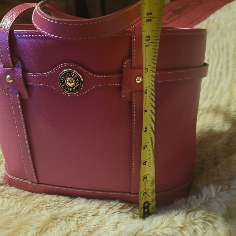 Beautiful Pink Dooney Bourke Purse